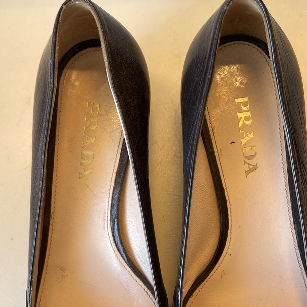 Prada Grey Kitten Block Heel.Buckled Front Round Studding Pumps 37.5. A1544 - Picture 3 of 10